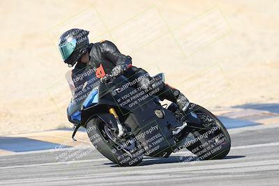 media/Dec-01-2025-Moto Forza (Mon) [[2daa91e15f]]/2-Intermediate Group/Session 2 (Turns 9 and 10)/